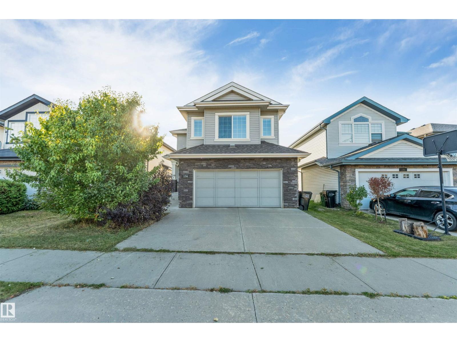 136 55 St SW photo 2 — MLS® E4509560