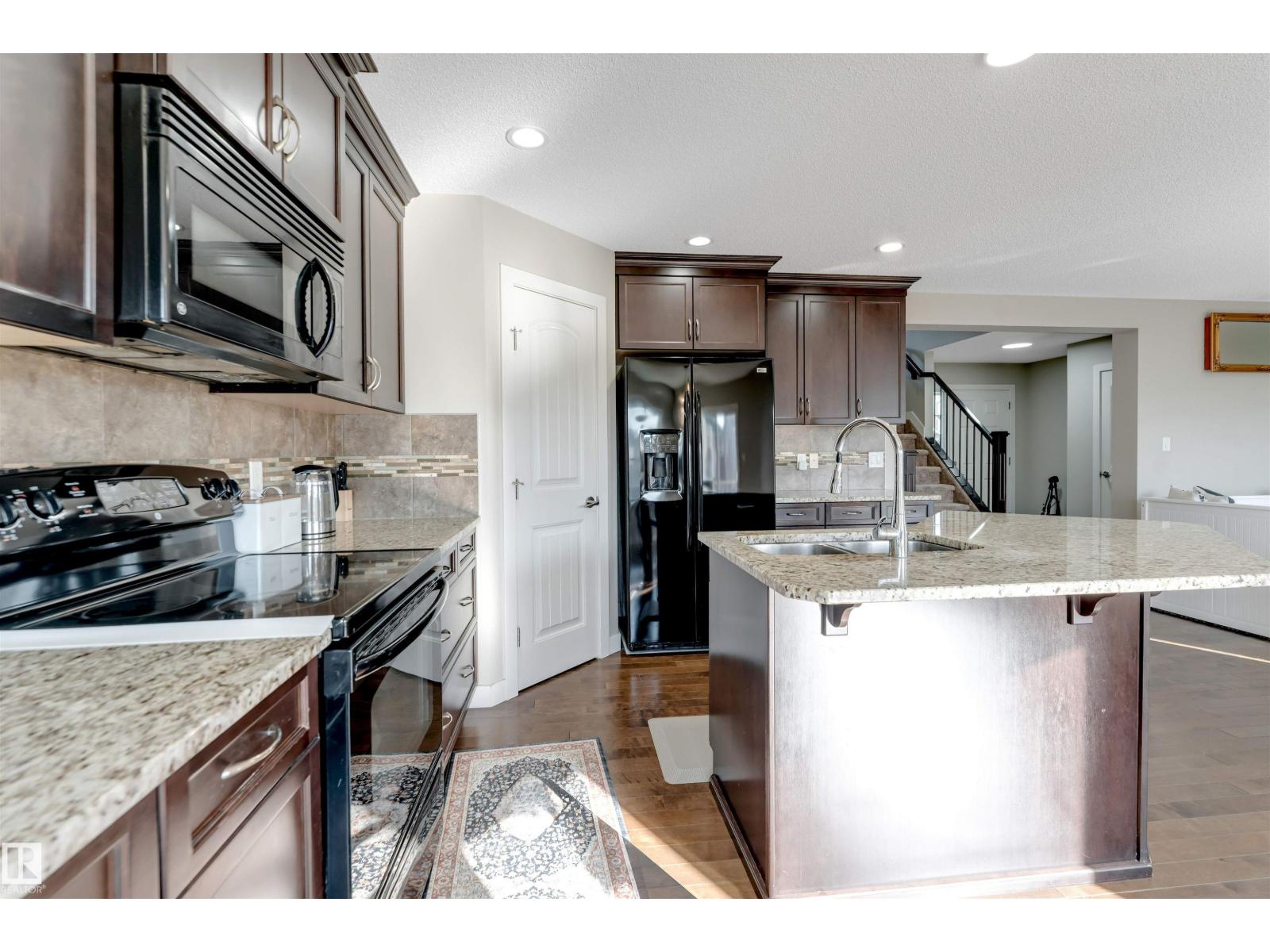 136 55 ST SW - 21