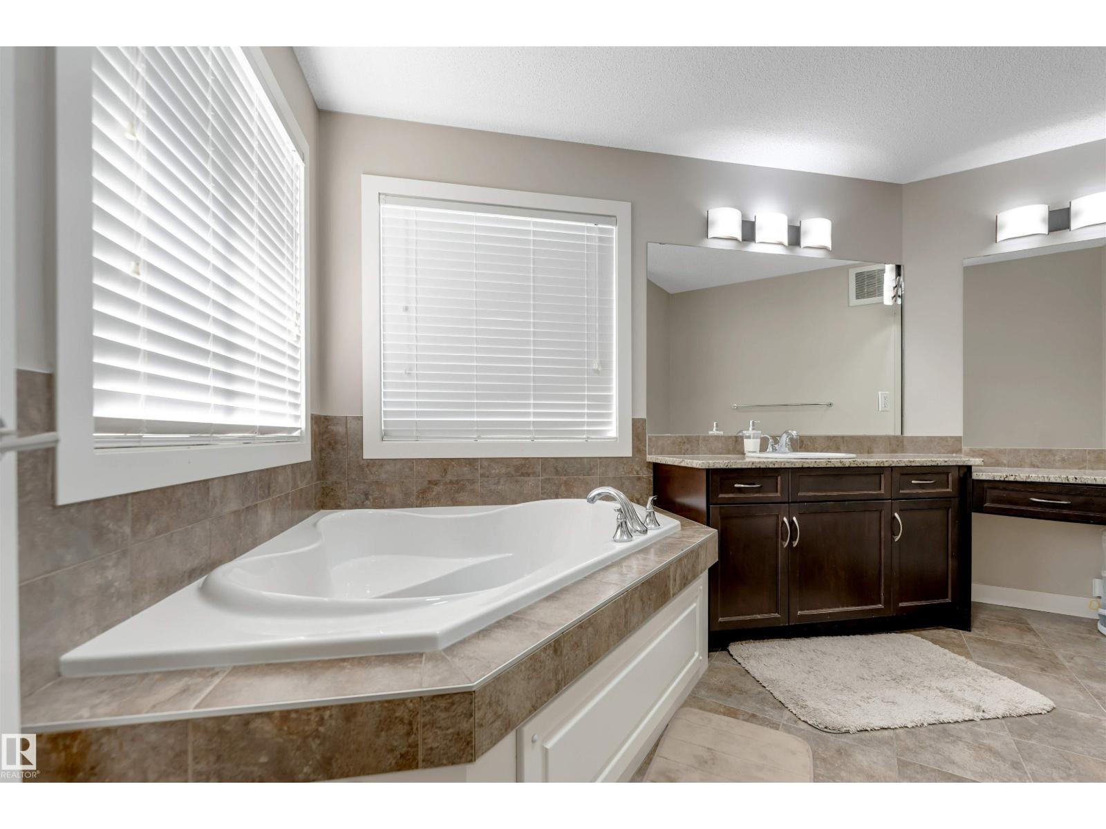 136 55 ST SW - Image 35