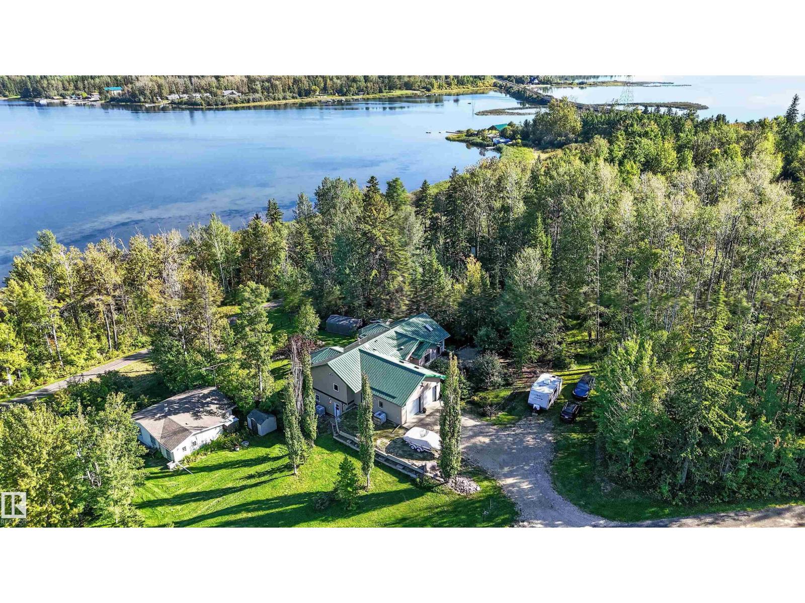 225 BAYVIEW DR - 1