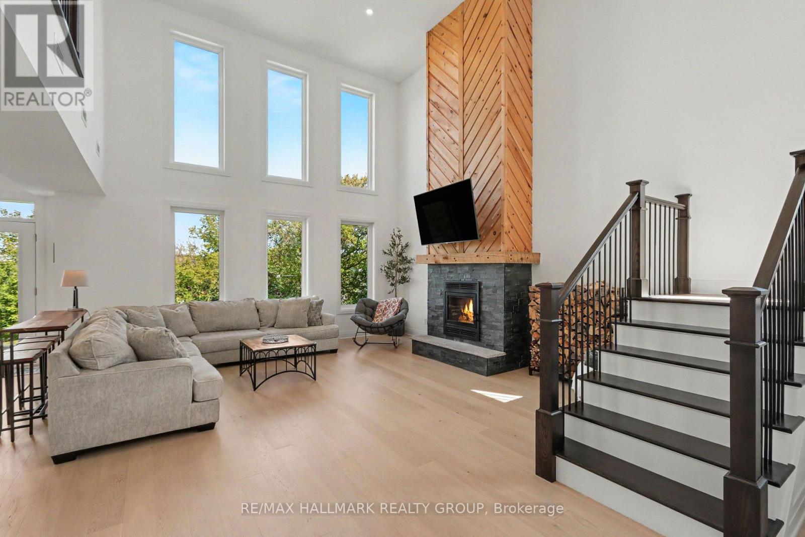 118 HILLIER STREET, Lanark Highlands — photo 6