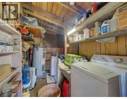 947 North Road, Gibsons, BC V0N1V7 Photo 17