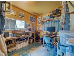 947 North Road, Gibsons, BC V0N1V7 Photo 20