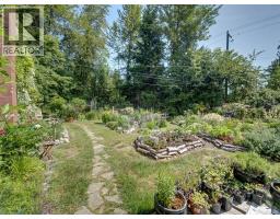 947 North Road, Gibsons, BC V0N1V7 Photo 23