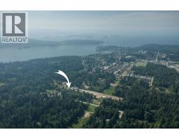 947 North Road, Gibsons, BC V0N1V7 Photo 32
