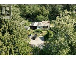 947 North Road, Gibsons, BC V0N1V7 Photo 34