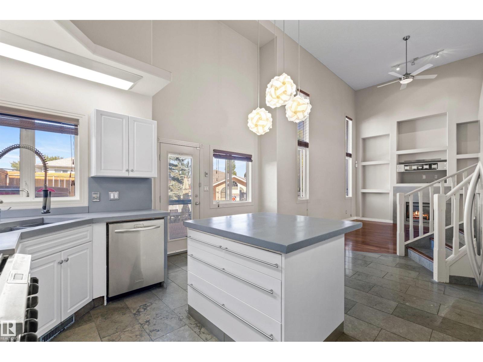 446 ORMSBY RD NW - 10