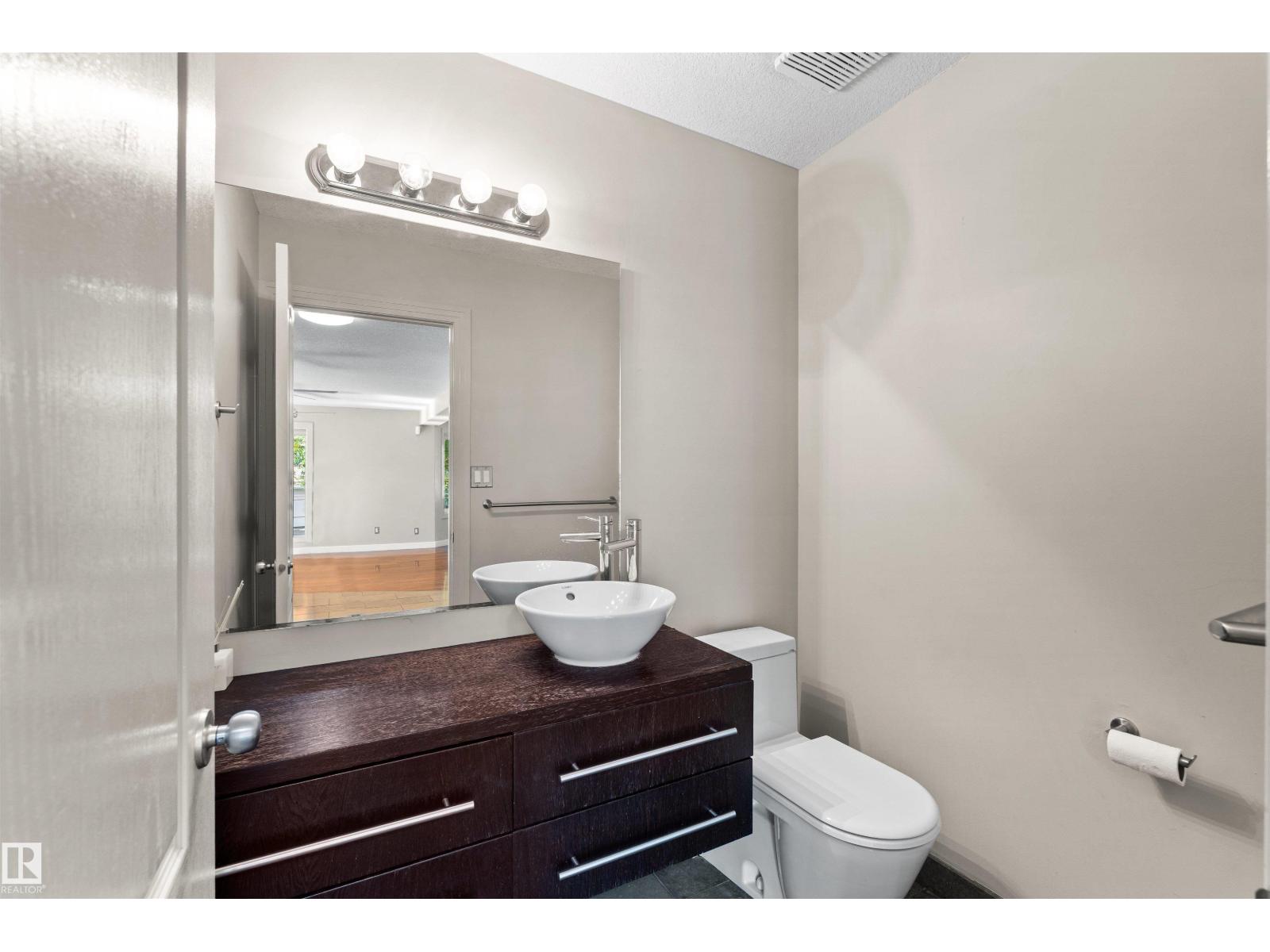 446 ORMSBY RD NW - 17