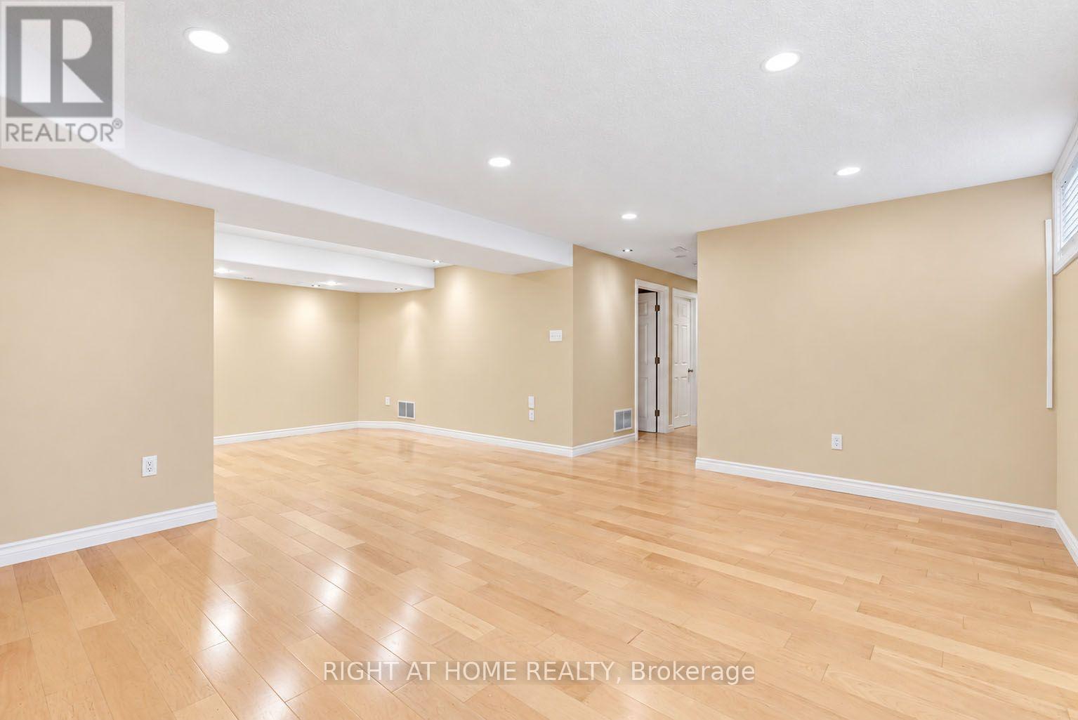 35 AUBURN COURT - 39