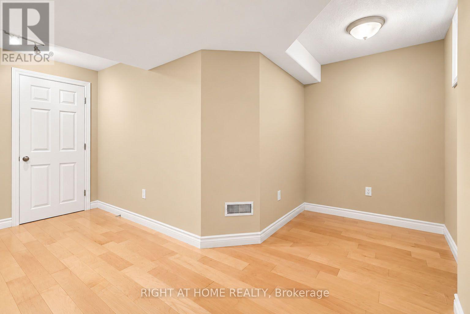 35 AUBURN COURT - 41