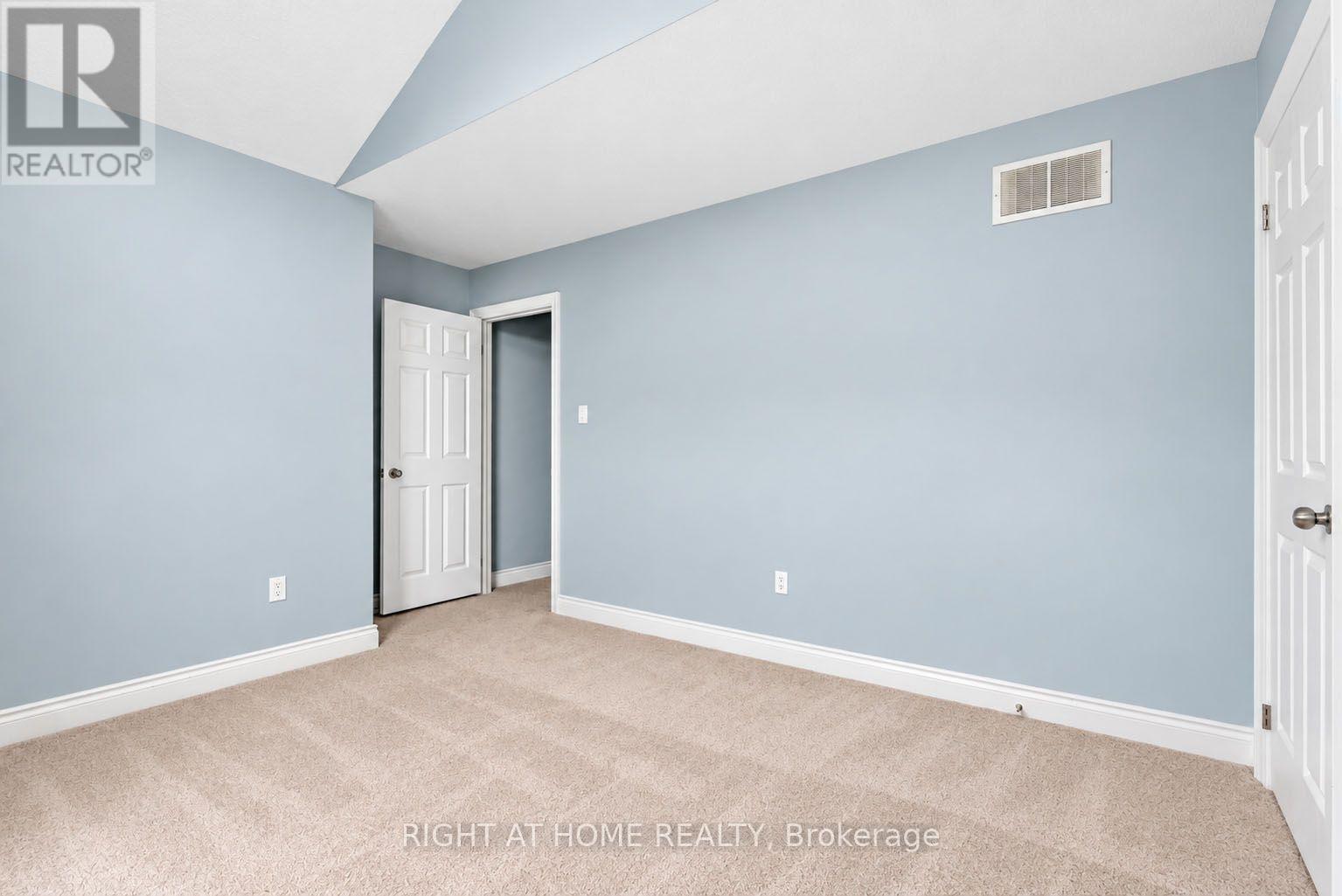 35 AUBURN COURT - 43