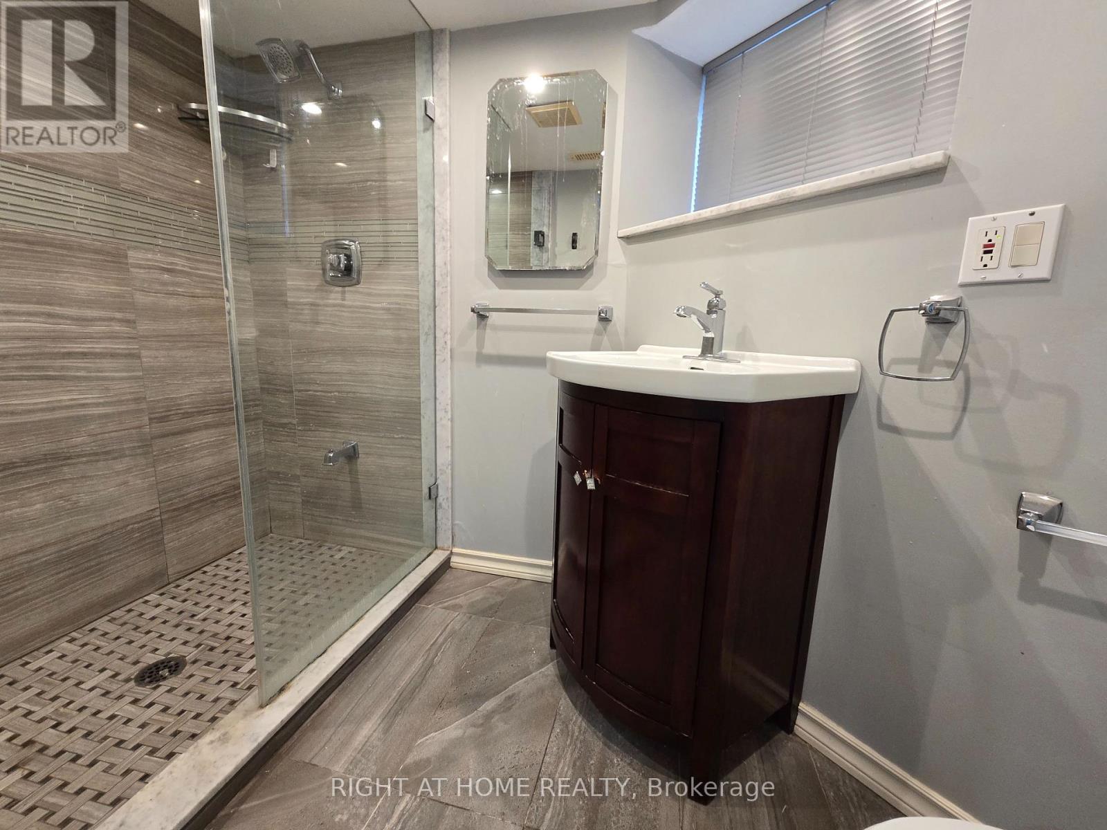 BSMT - 984 OSSINGTON AVENUE, Toronto (Dovercourt-Wallace Emerson-Junction) — photo 9