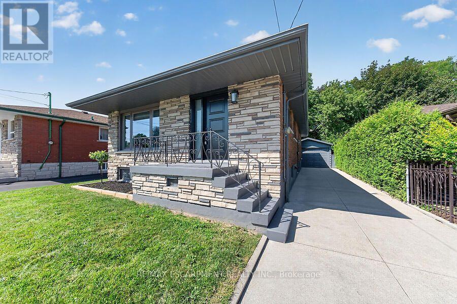 26 PARKLANDS DRIVE - 2