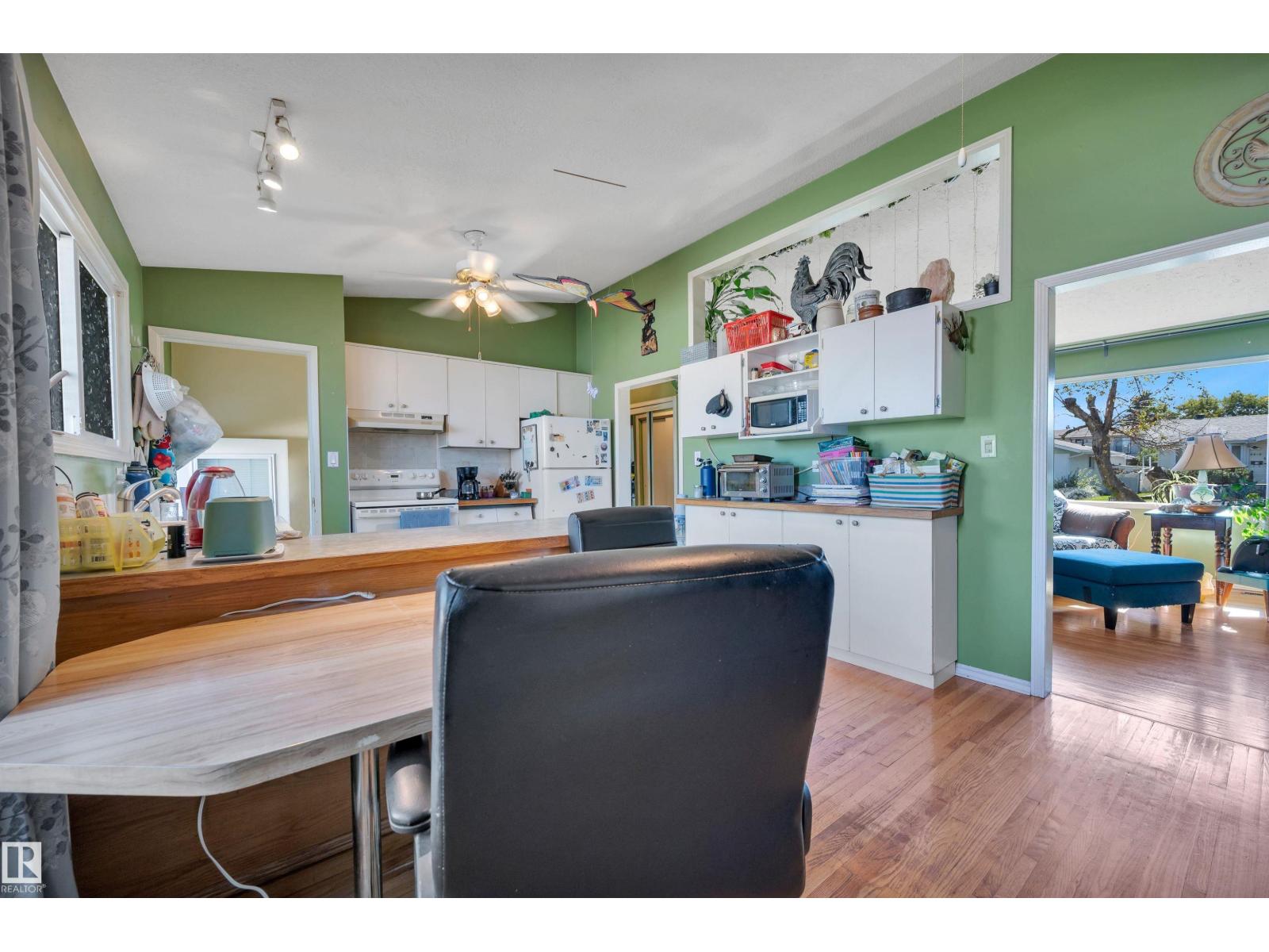 8812 135a AV S NW - 10