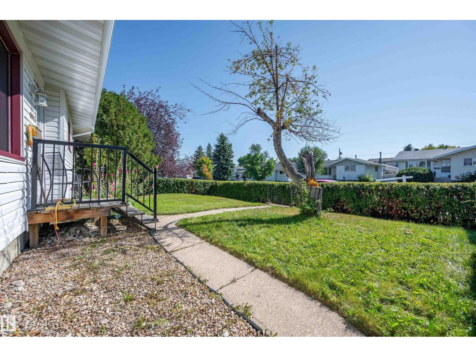 8812 135a AV S NW - 52