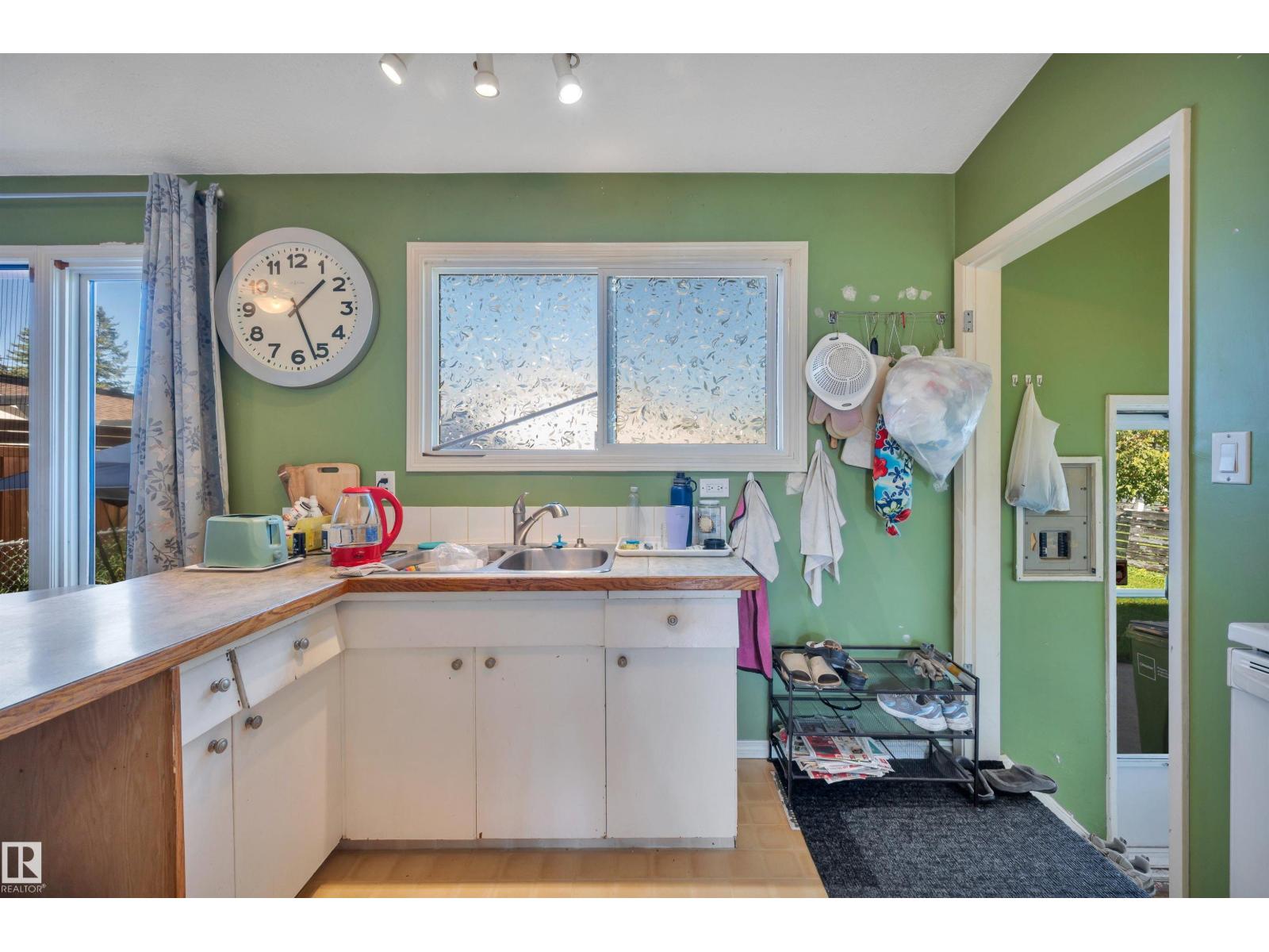 8812 135a AV S NW - 21