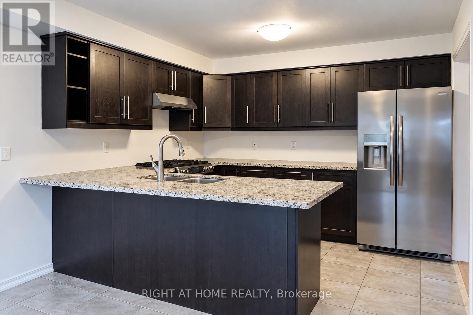 427 CHANDLER CRESCENT - 12