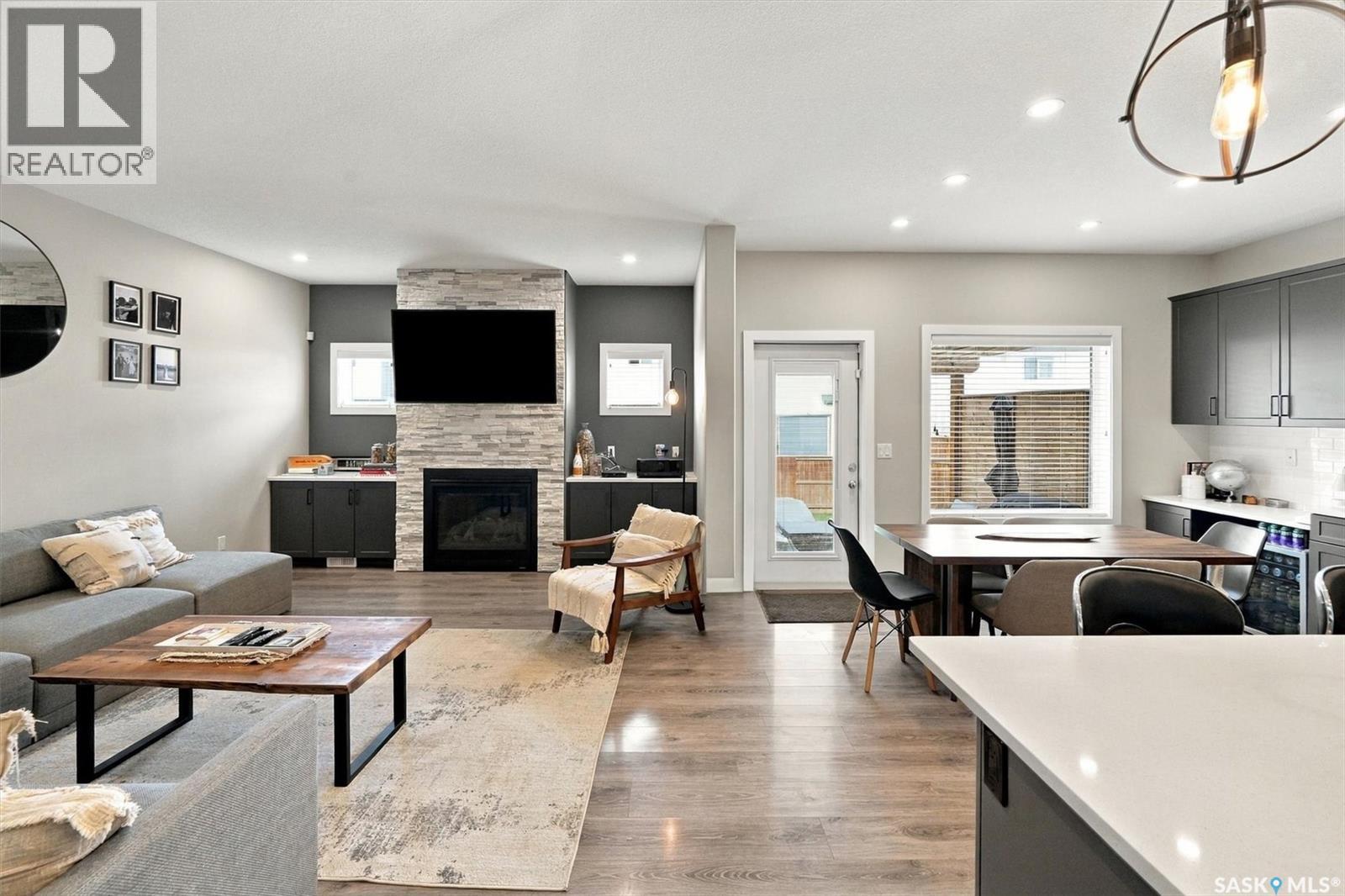 311 Dagnone CRESCENT - Image 3