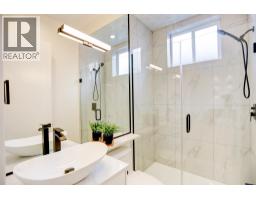 2026 E 32nd Avenue, Vancouver, BC V5N3B8 Photo 9