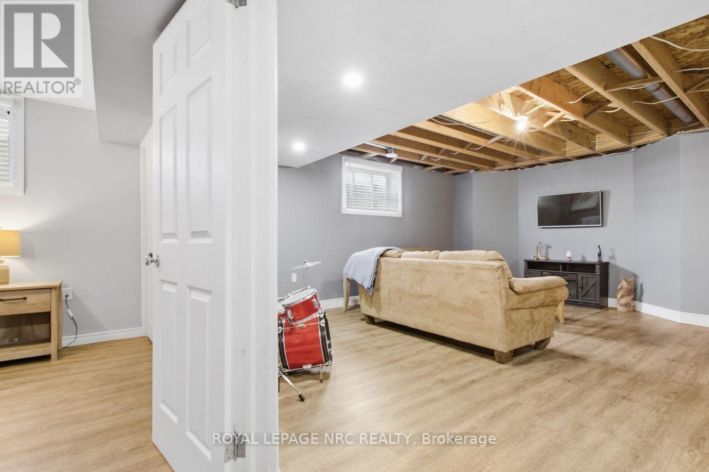 3711 WHITE ROAD - Image 33
