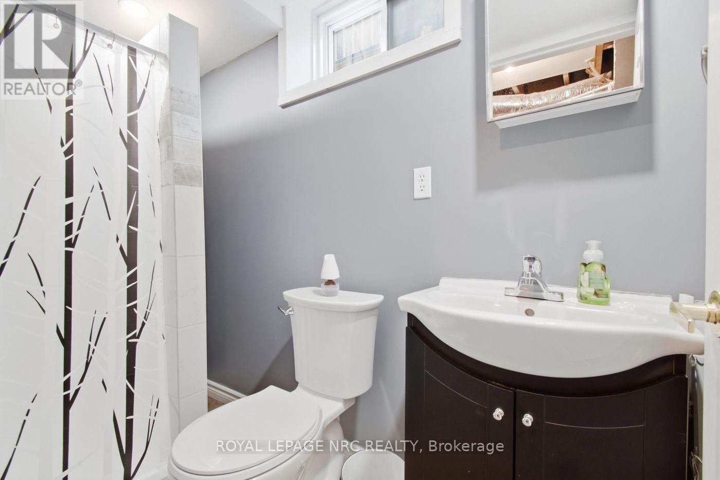 3711 WHITE ROAD - 35