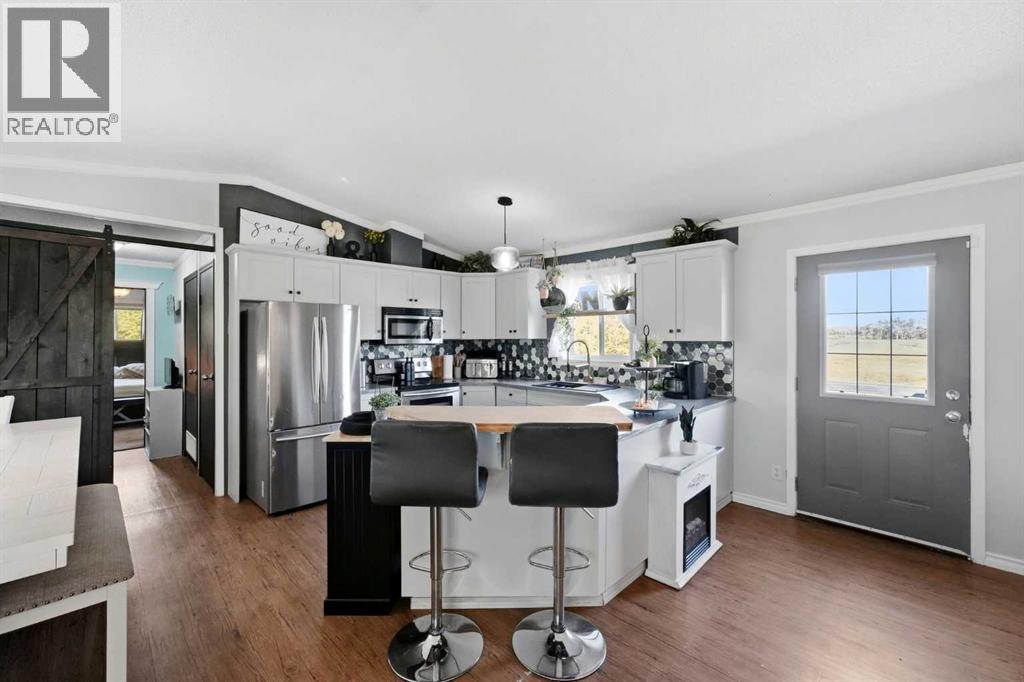 Listing photo – 39403 Range Road 222, Rural Lacombe County