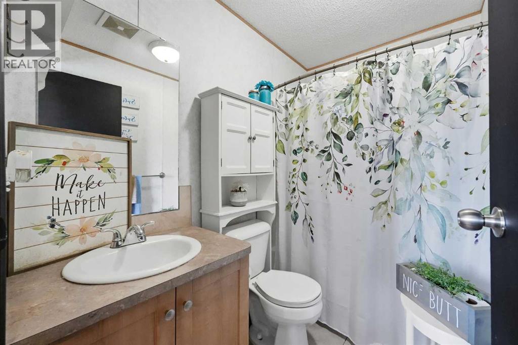 Listing photo – 39403 Range Road 222, Rural Lacombe County