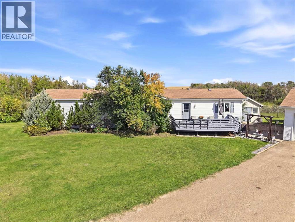 Listing photo – 39403 Range Road 222, Rural Lacombe County
