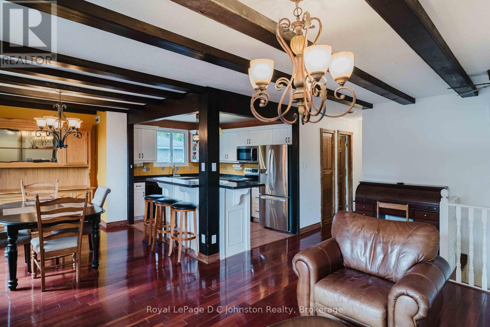 1152 Wellington Street — photo 13