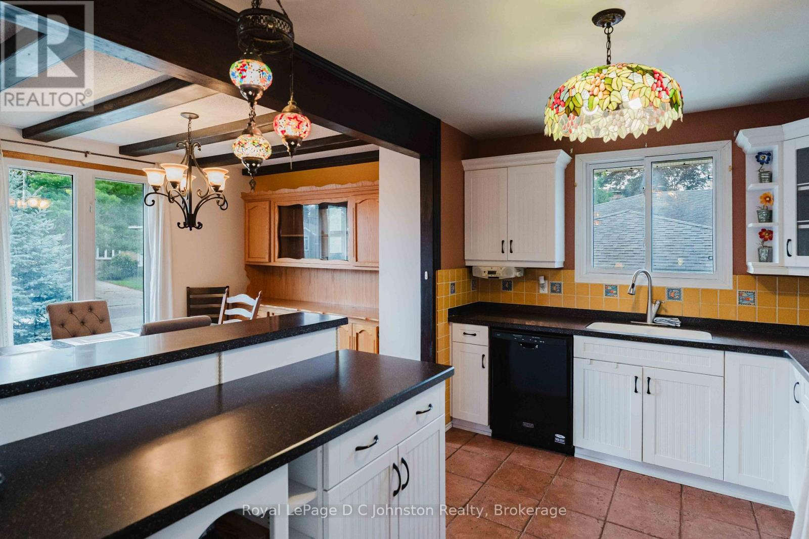 1152 Wellington Street — photo 21