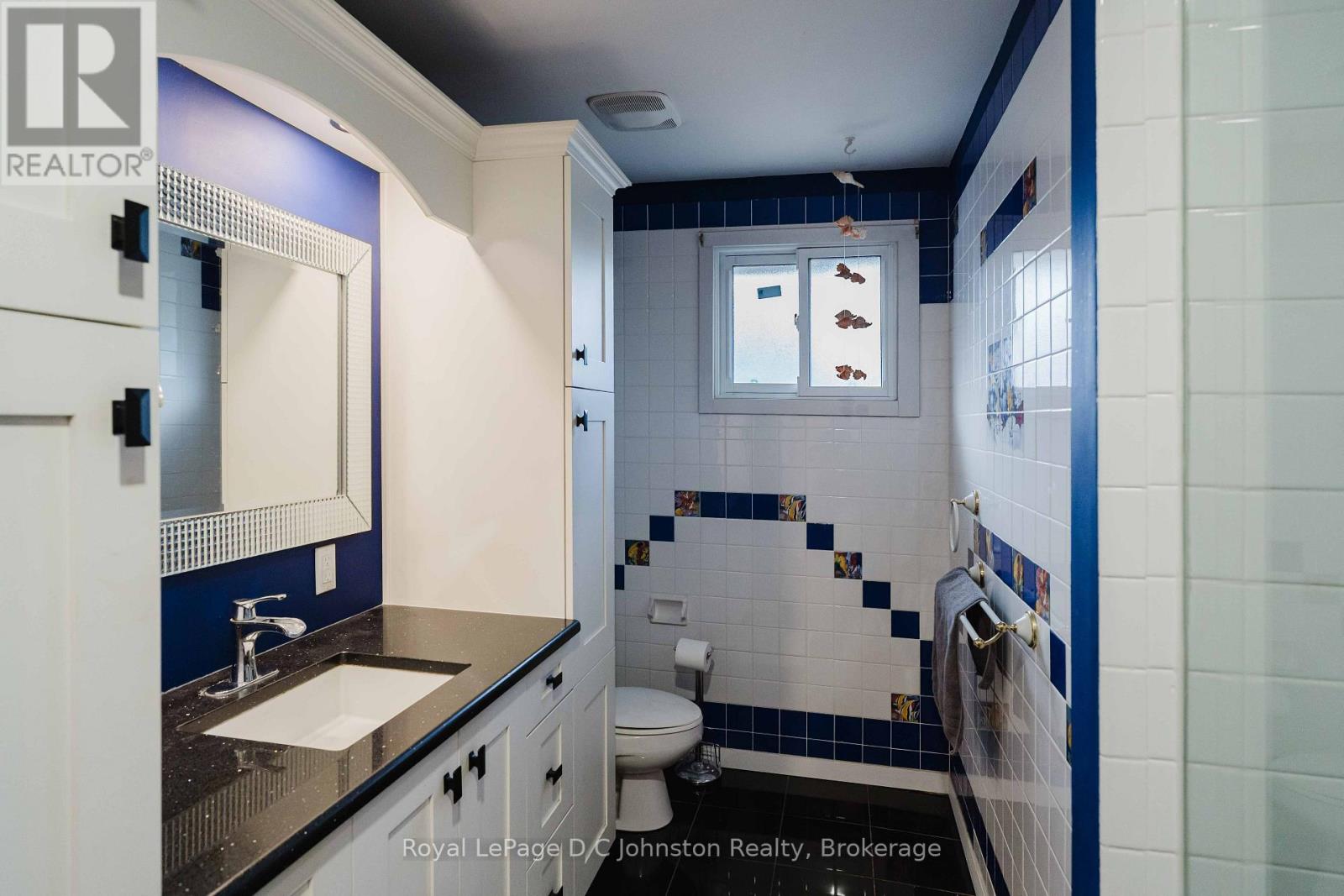1152 Wellington Street — photo 26