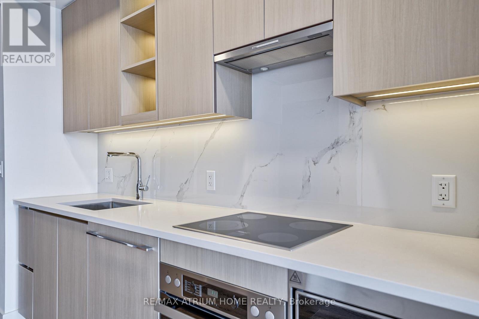 2005 - 25 MCMAHON DRIVE W, Toronto (Bayview Village) — photo 11