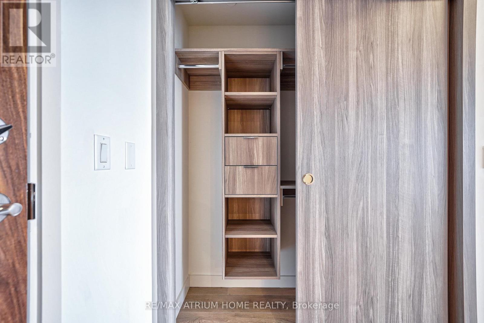 2005 - 25 MCMAHON DRIVE W, Toronto (Bayview Village) — photo 6