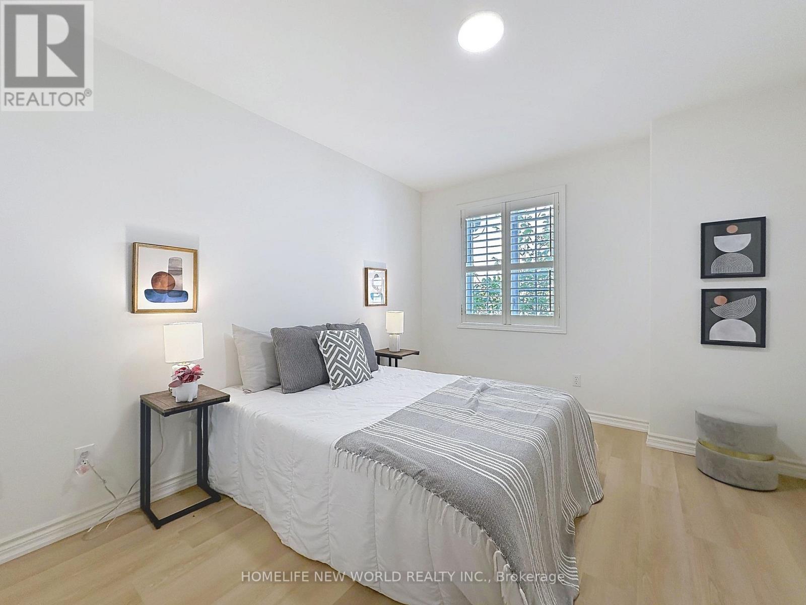 #102 16 HUMBERSTONE DRIVE - 26