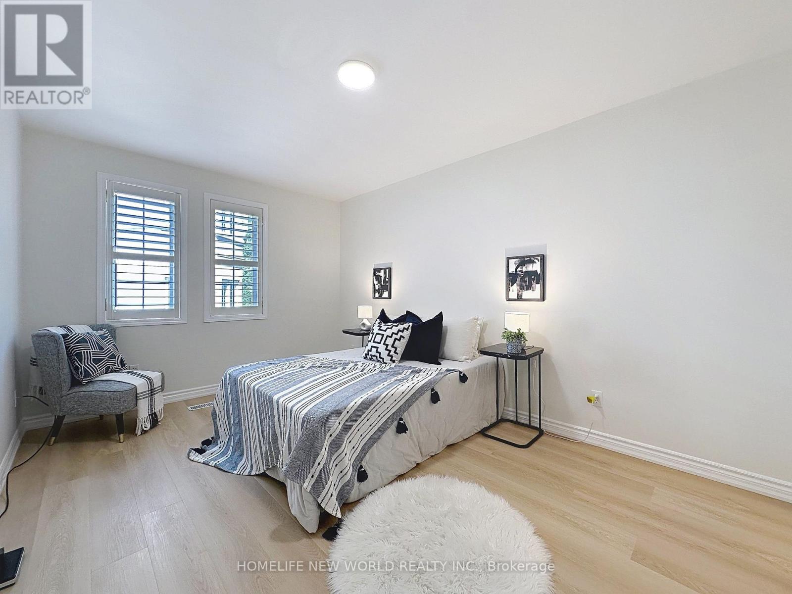 #102 16 HUMBERSTONE DRIVE - 29