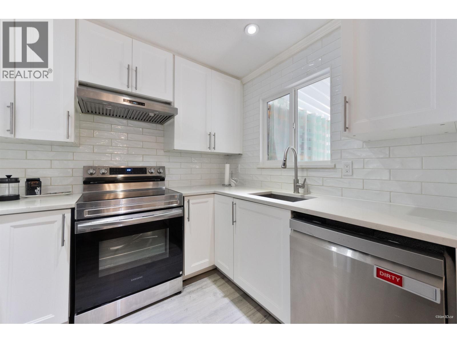 #28 2986 COAST MERIDIAN Road, Port Coquitlam, British Columbia, V3B3M8, Port Coquitlam, British Columbia — photo 4 of 5