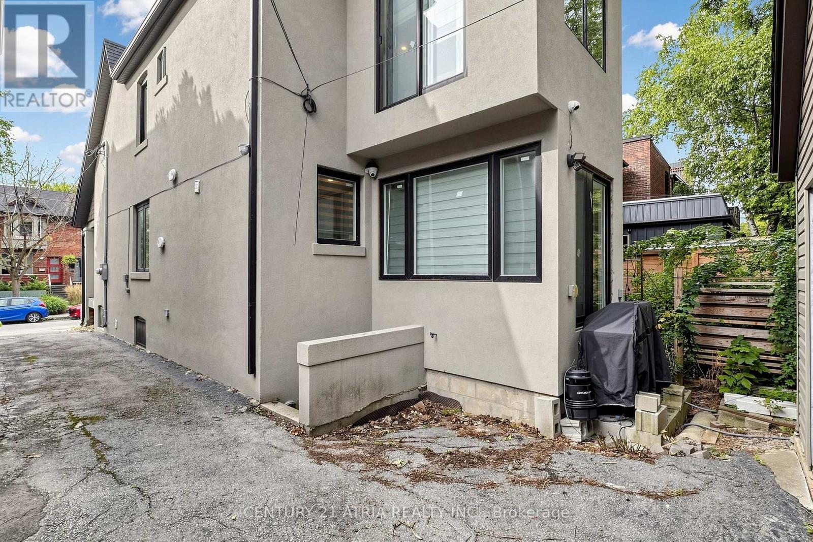 5 BERTMOUNT AVENUE - 44