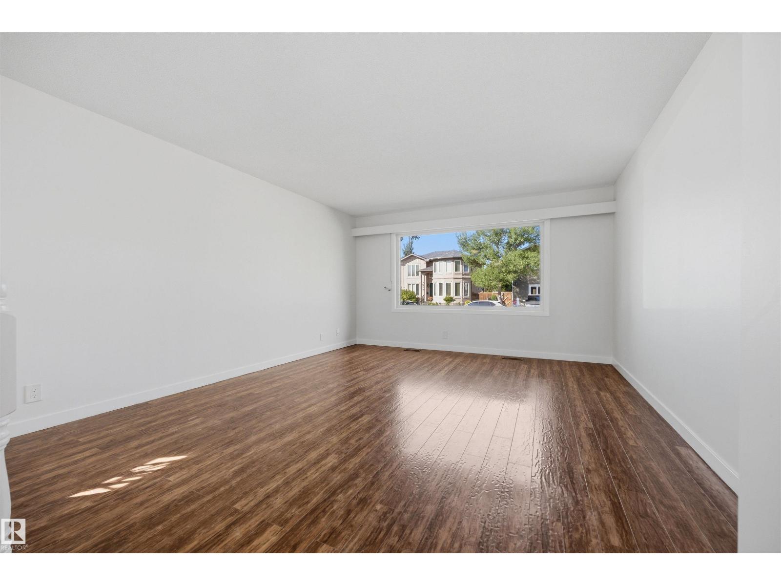 9823 151 St NW photo 2 — MLS® E4509569