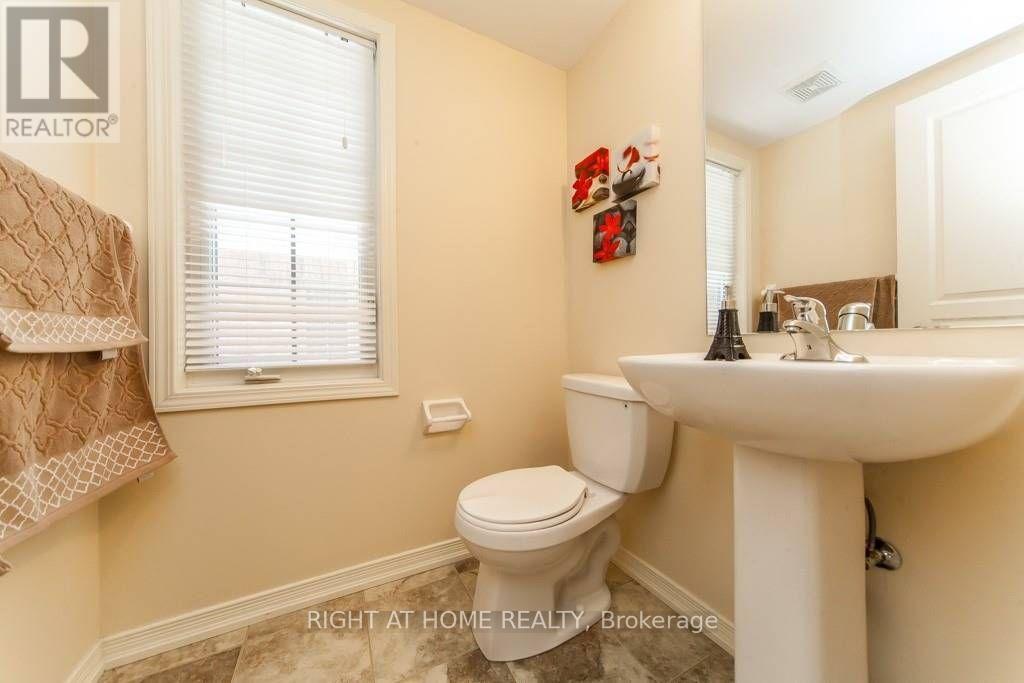 37 COMFORT WAY, Whitby (Blue Grass Meadows) — photo 12