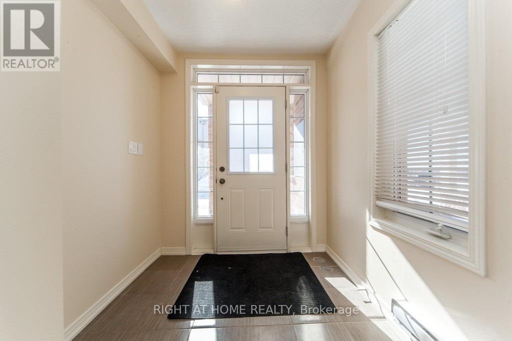 37 COMFORT WAY, Whitby (Blue Grass Meadows) — photo 2