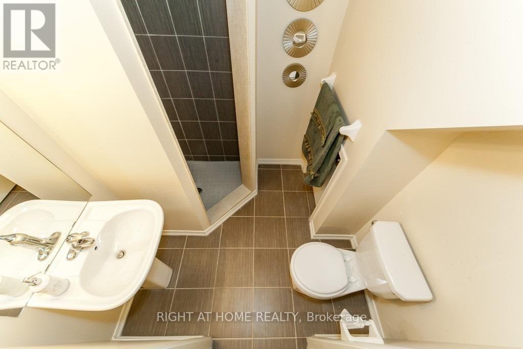 37 COMFORT WAY, Whitby (Blue Grass Meadows) — photo 4