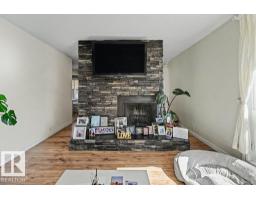 8708 25a Av Nw, Edmonton, AB T6K2W7 Photo 9
