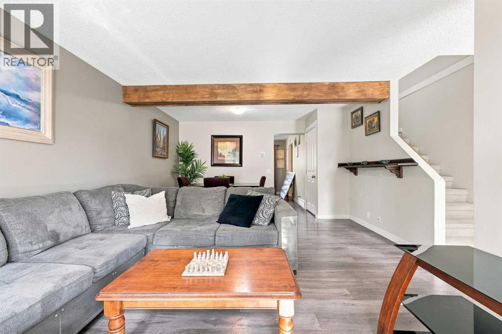 27 Erin Grove Close SE - photo 5
