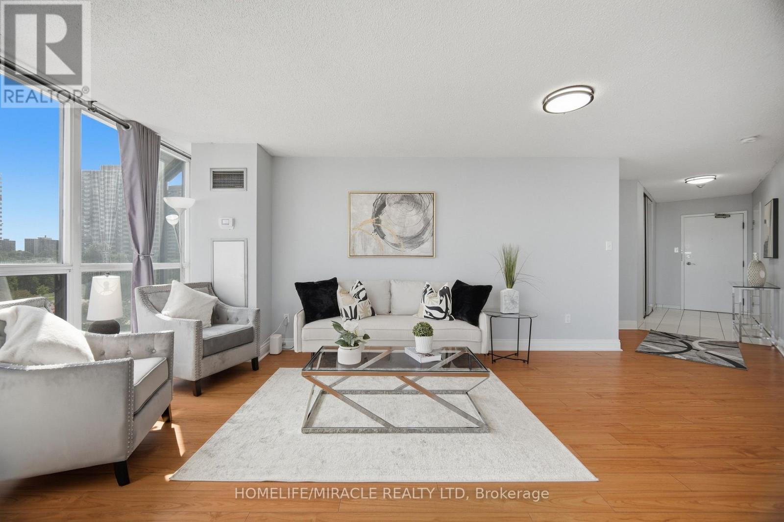 502 - 1 ROWNTREE ROAD, Toronto (Mount Olive-Silverstone-Jamestown) — photo 2