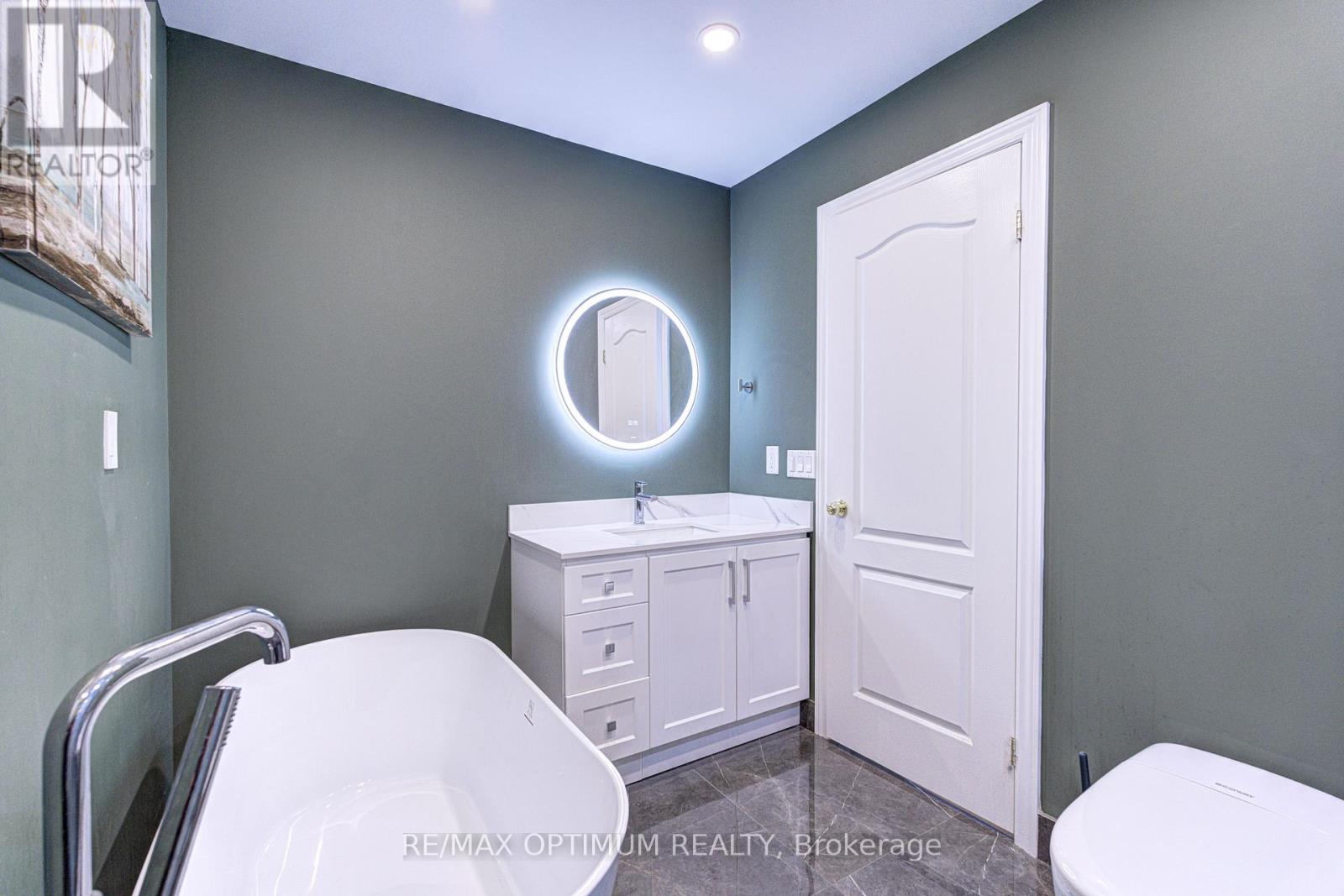 1829 Samuelson Circle, Mississauga, ON photo 32