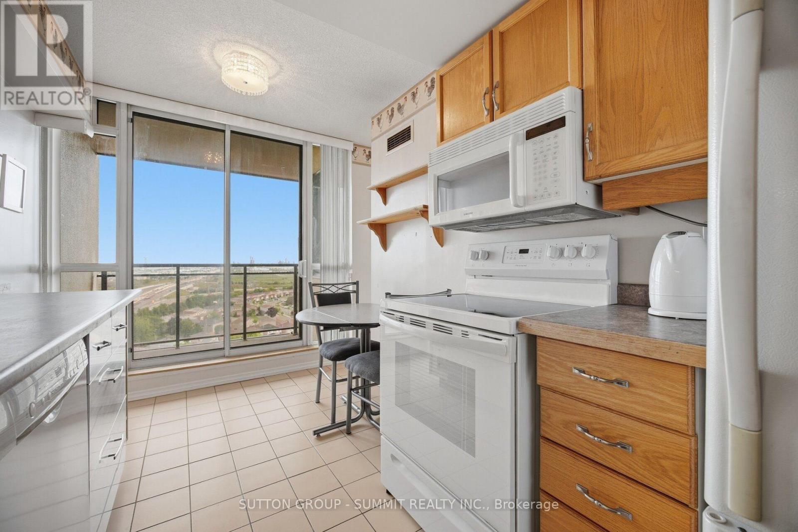 #1511 20 CHERRYTREE DRIVE - 22