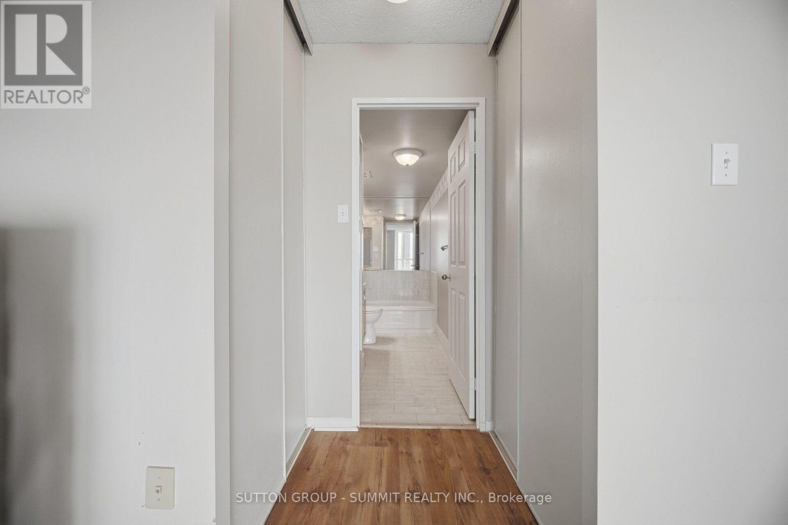 #1511 20 CHERRYTREE DRIVE - 34