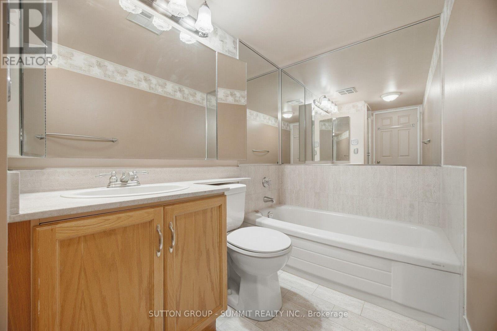 #1511 20 CHERRYTREE DRIVE - 35