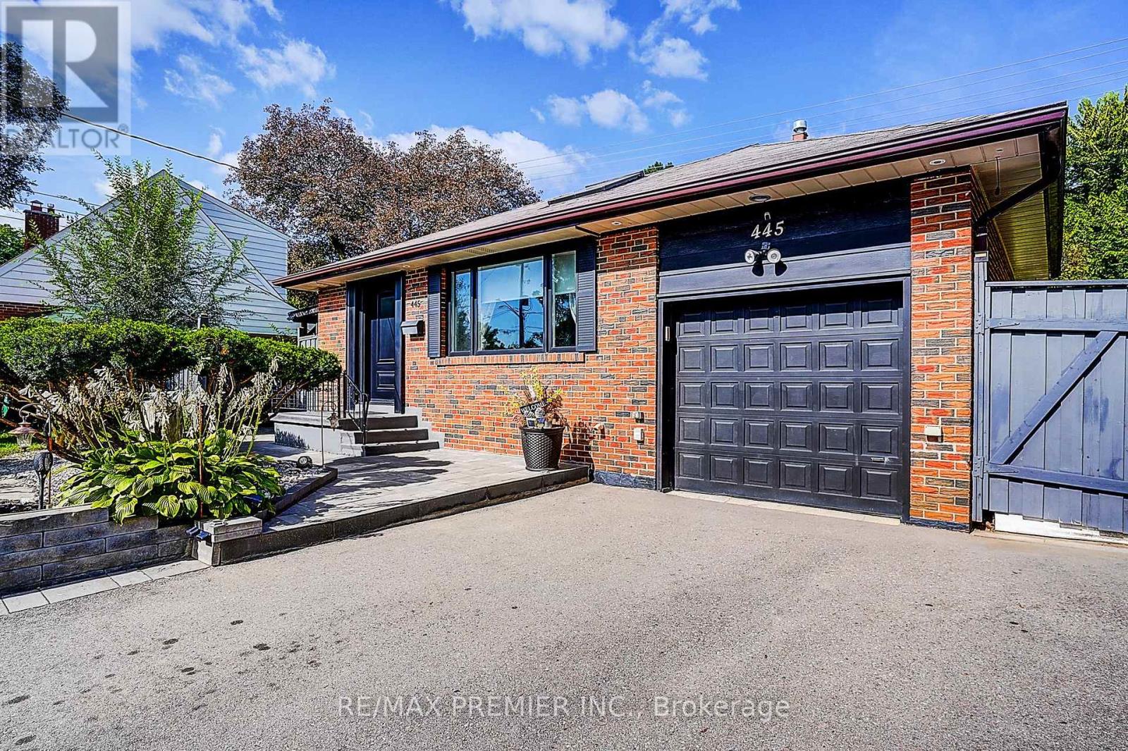 445 SELSEY DRIVE - 3