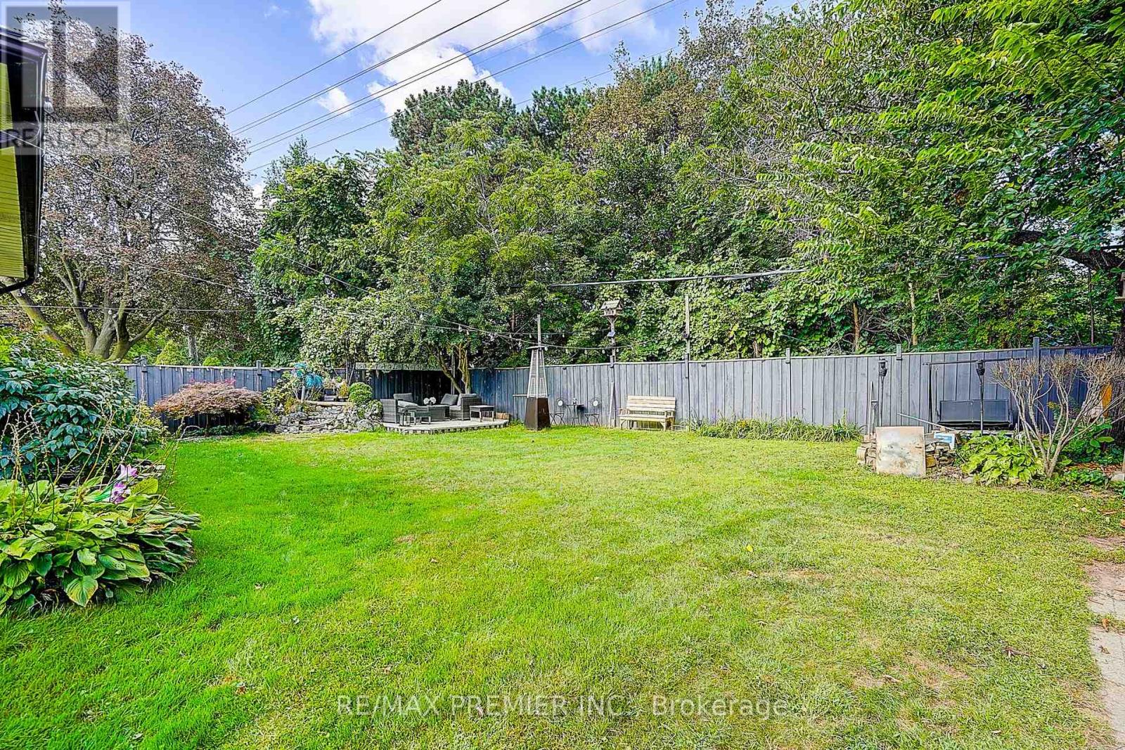 445 SELSEY DRIVE - 8